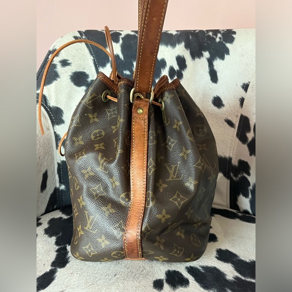 Louis Vuitton Monogram Noe Bucket Bag - Picture 3 of 16